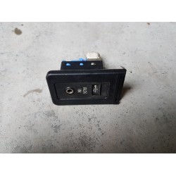 GNIAZD WEJSCIE AUX USB...