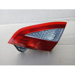 LAMPA PRAWY TYŁ W KLAPĘ...