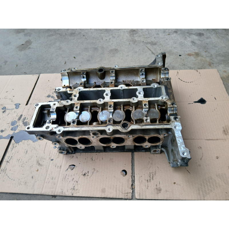 GŁOWICA SILNIKA 1.0 ECOBOOST FORD FOCUS MK3 10-19 RADOM